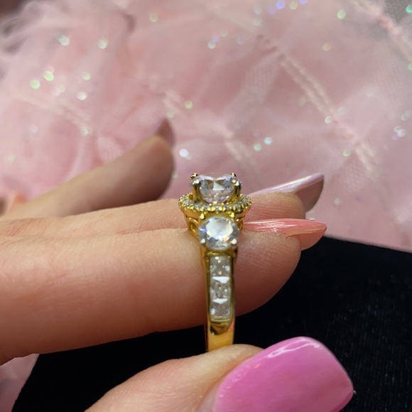 A GORGEOUS BRIDAL SET  BEST IN SIMULATED DIAMONDS ENGAGEMENT RING & 2 Wed Bands - Picture 11 of 11